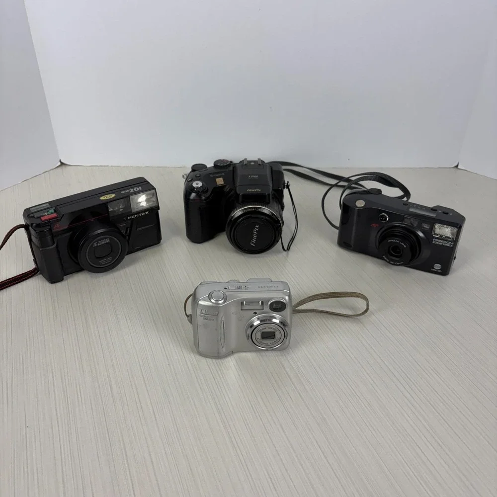 Lot Of 4 Cameras For PARTS OR REPAIR ONLY (Read Description)